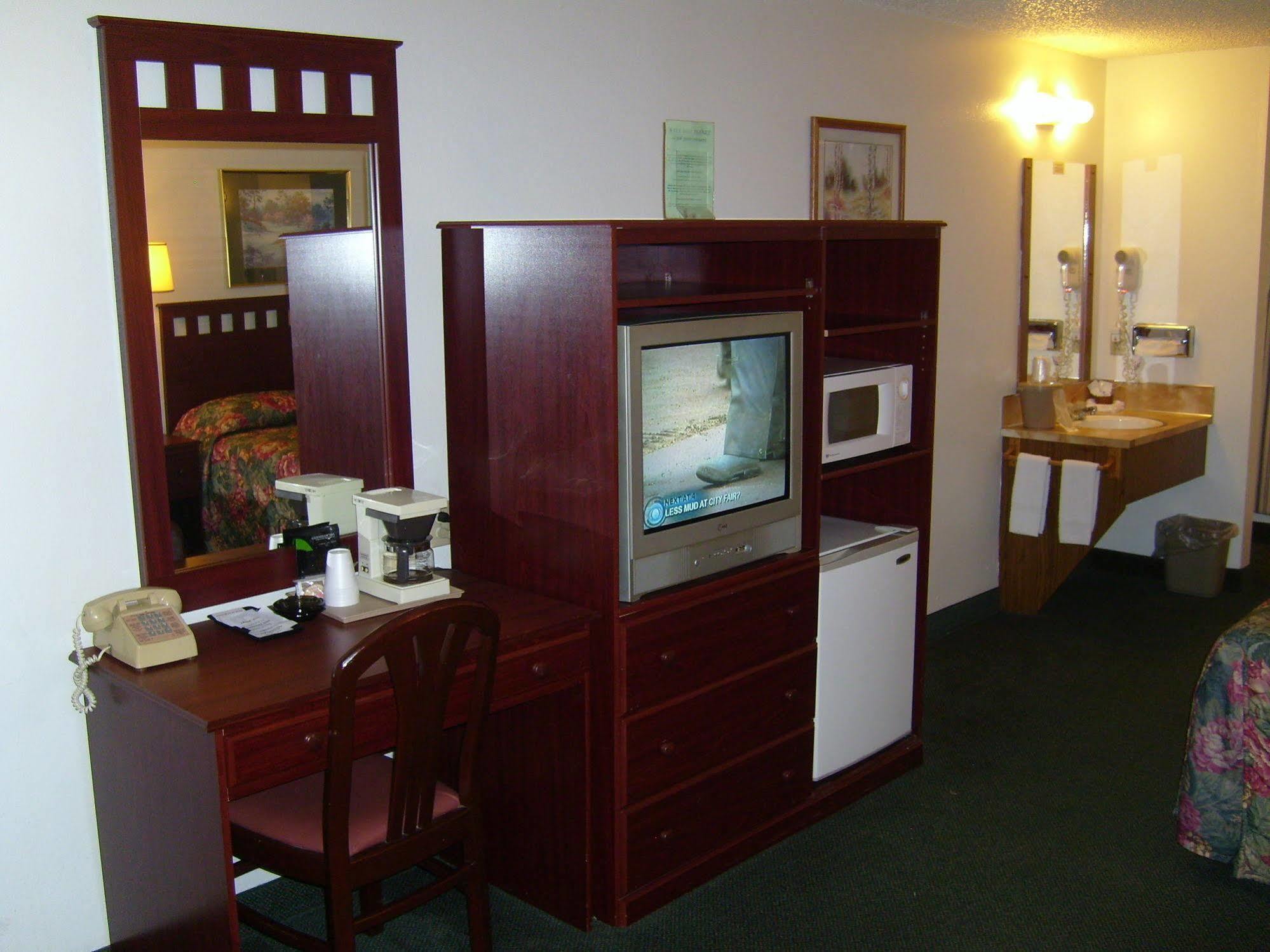 Shanico Inn Lebanon Exterior photo