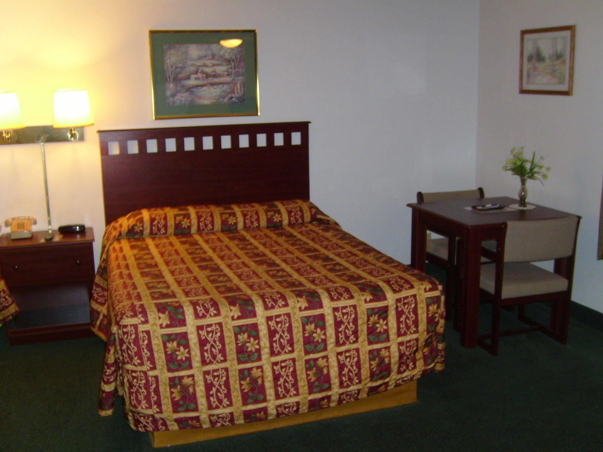Shanico Inn Lebanon Exterior photo
